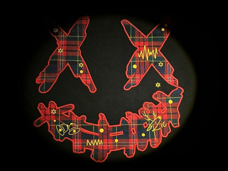 RIC Christmas Adventure Patch Ripped Smiley Tee 圣诞奇遇贴布撕裂笑脸短袖